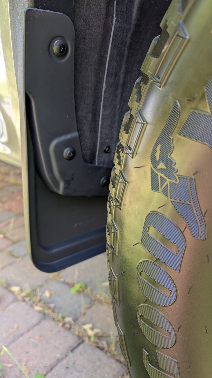 Ford Ranger Muslogy Mud Flaps kit installed on 24 XL PXL_20250410_173919241.MP
