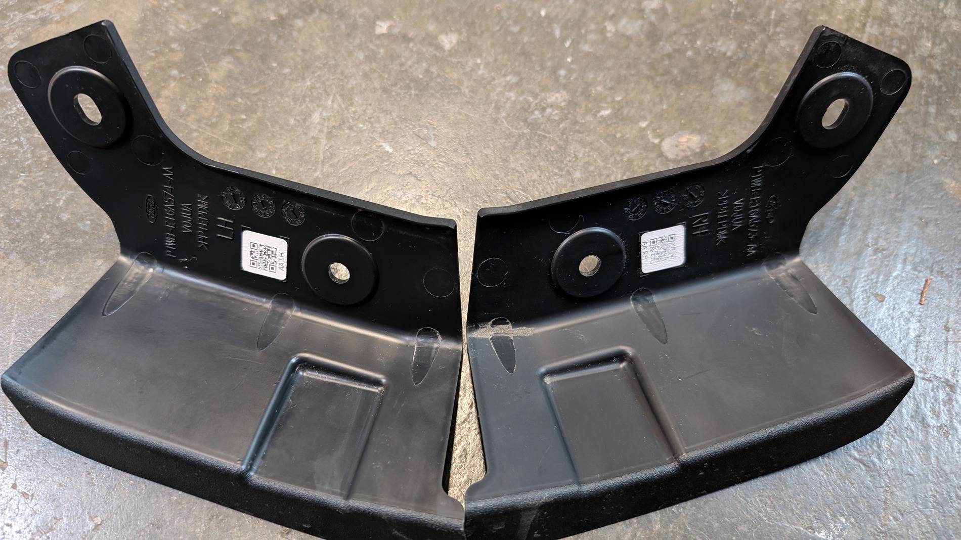 Ford Ranger Muslogy Mud Flaps kit installed on 24 XL PXL_20250410_185945454.MP