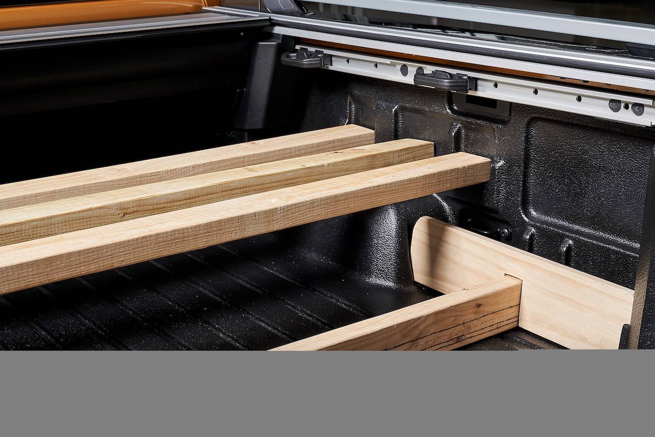 Ford Ranger Ford Europe: 2023 Ranger Ordering Opens in Late 2022, Deliveries Start Early 2023 ranger-load_dividers