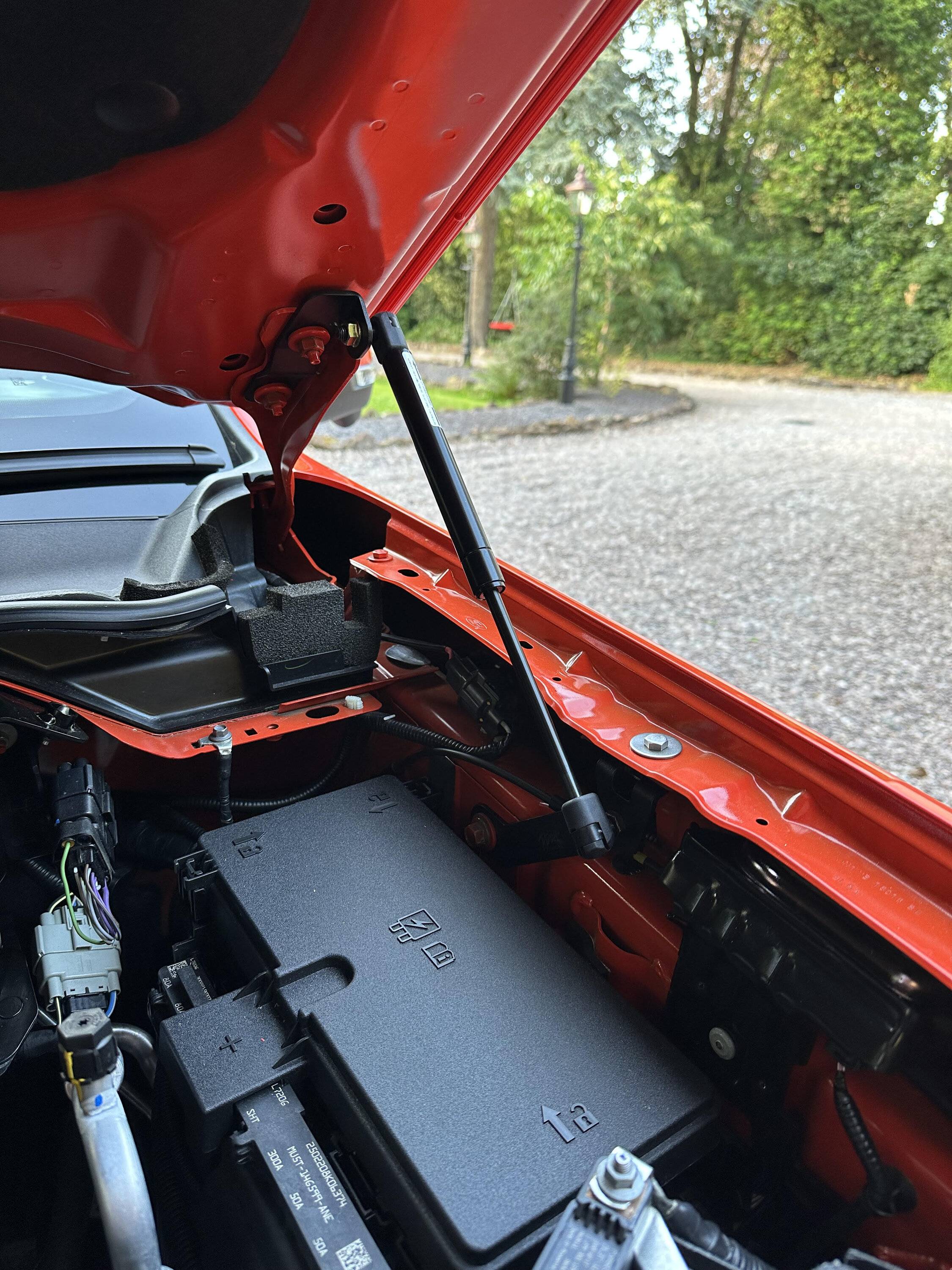 Ford Ranger Bonnet Struts RHS Bonnet Strut