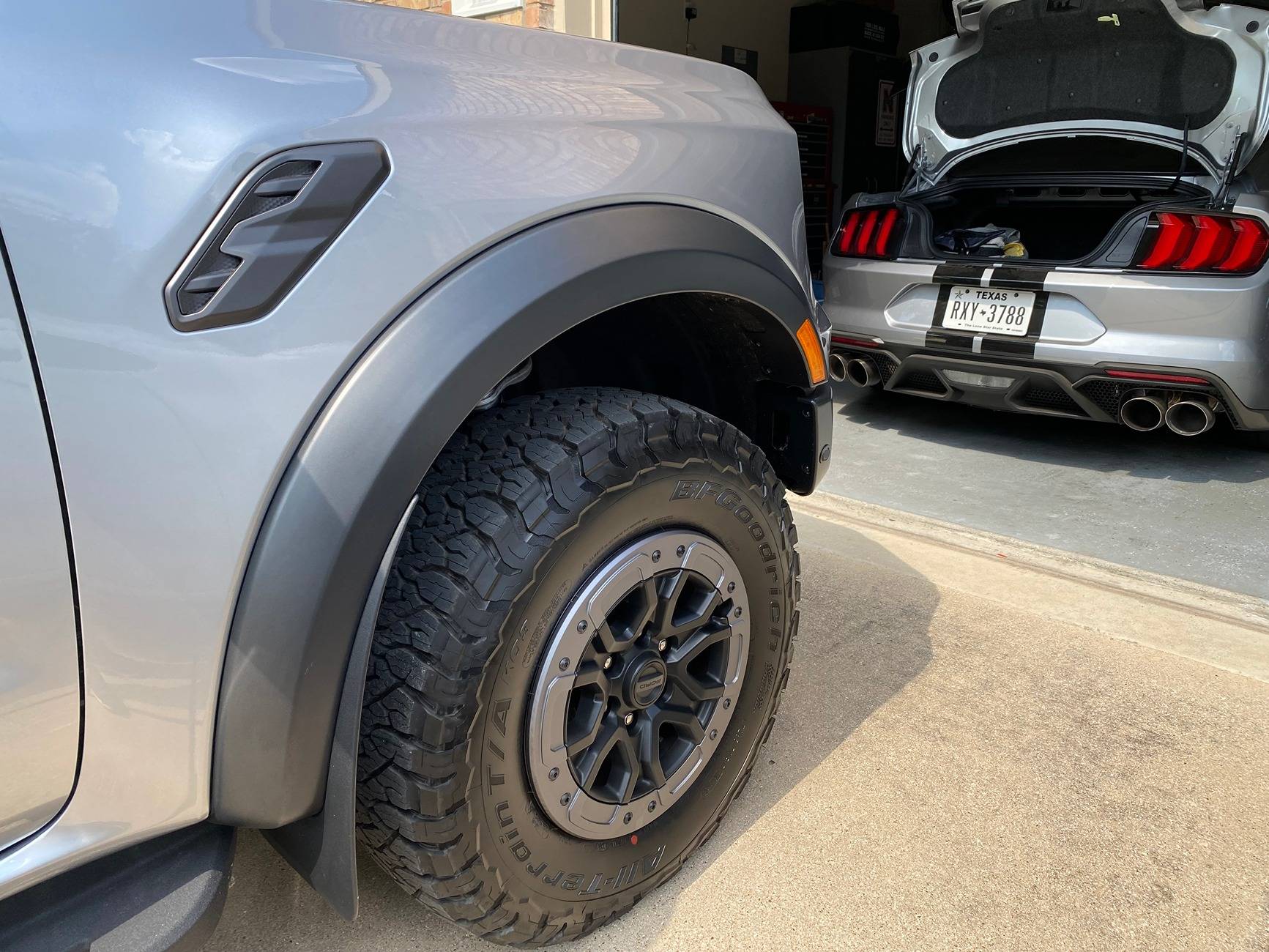 Ford Ranger Iconic Silver Raptor pics?   Need some pls RR-3