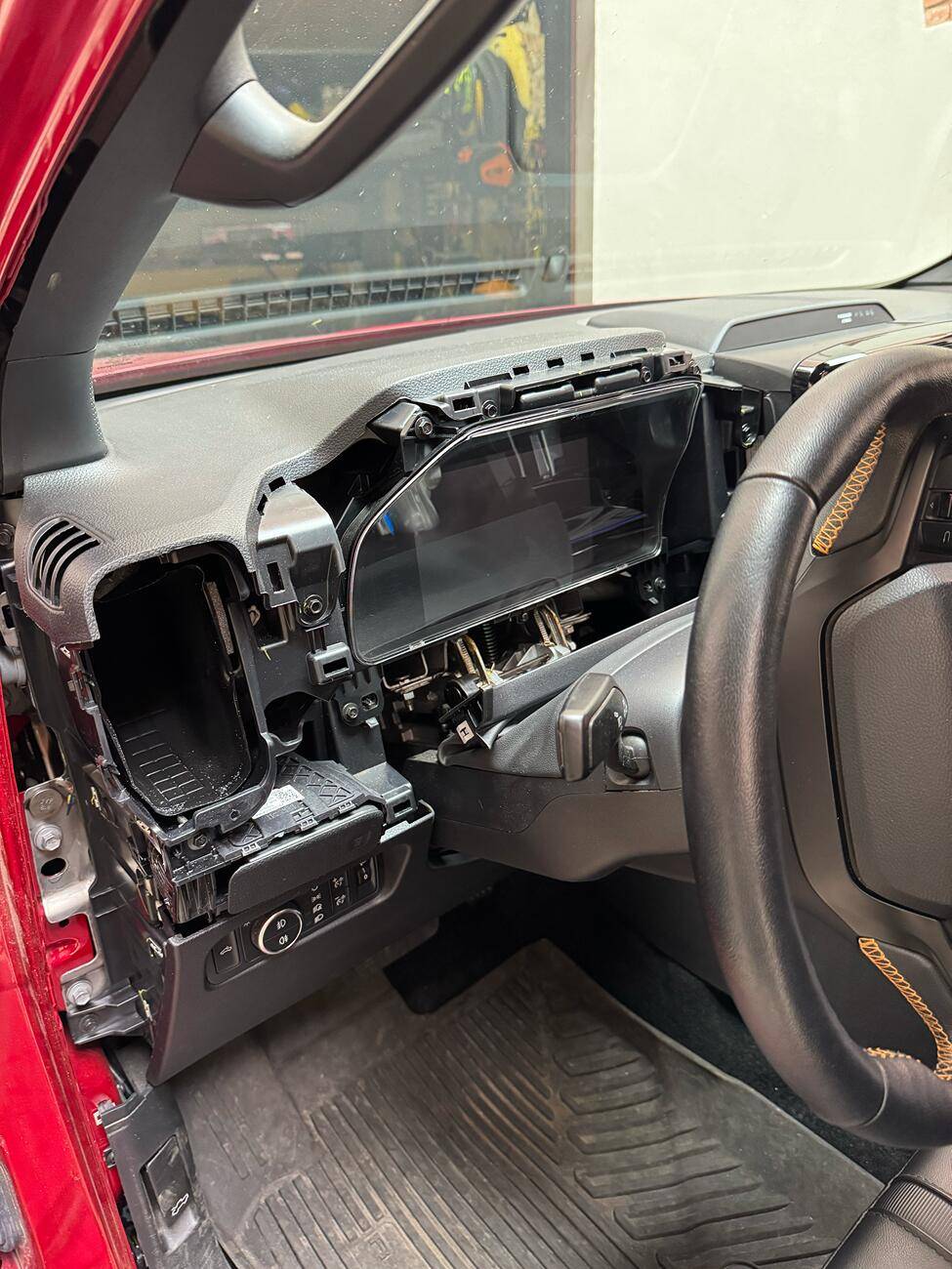 Ford Ranger Instrument cluster upgrade from 8" to 12"? tempImage6d8Dqn