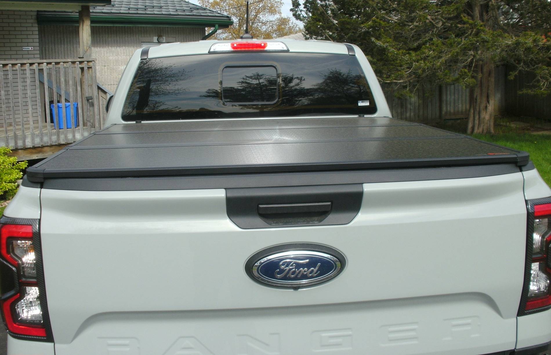 Tonneau cover tailgate.jpg
