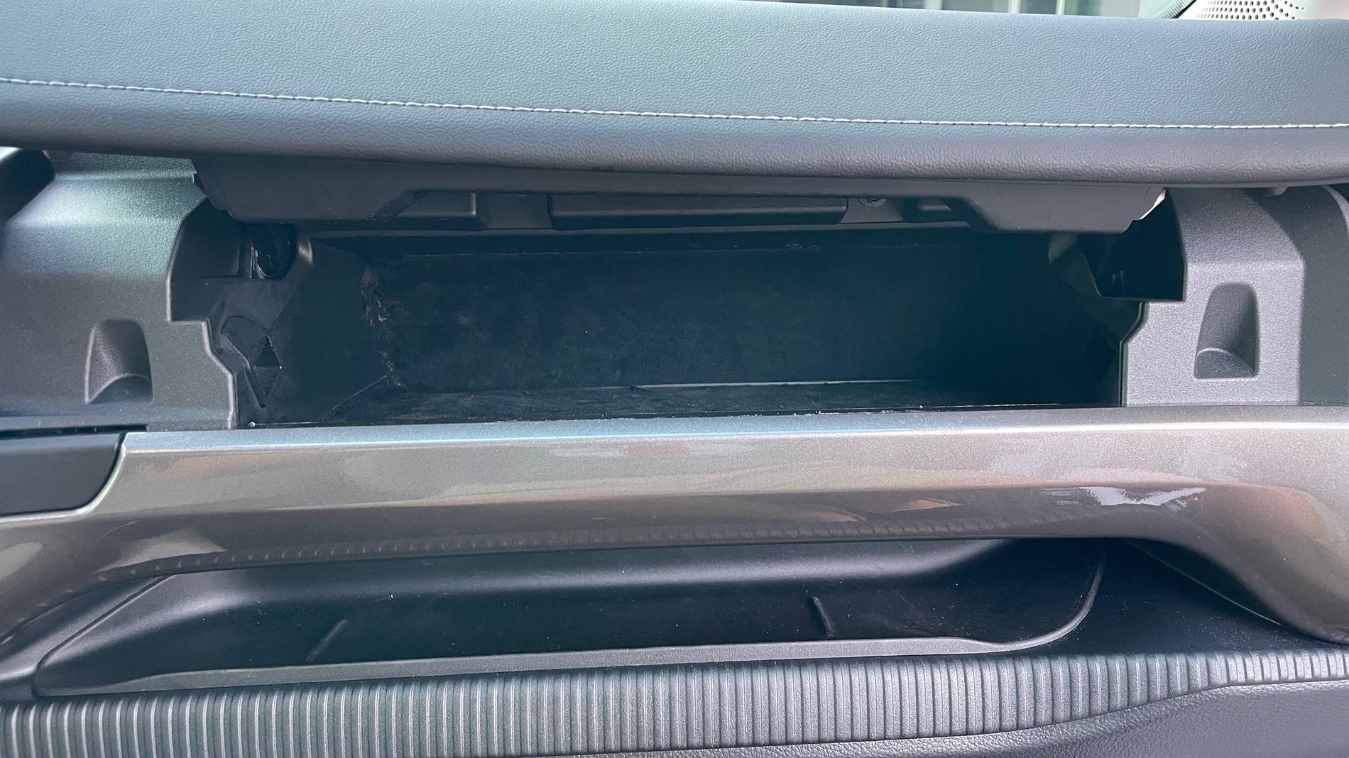 Ford Ranger Lined glovebox with felt Upper Glovebox