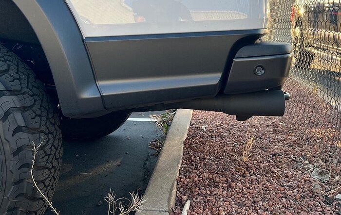 Blacked out exhaust tips on Ranger Raptor w/ ceramic exhaust paint