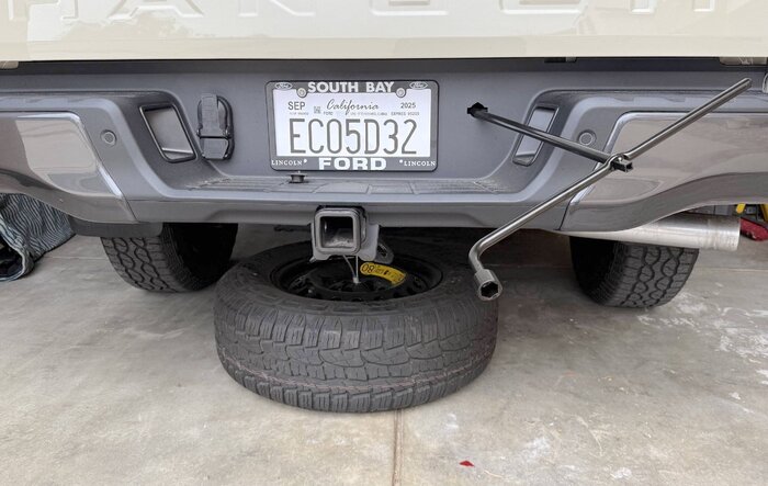 Lowering the spare tire