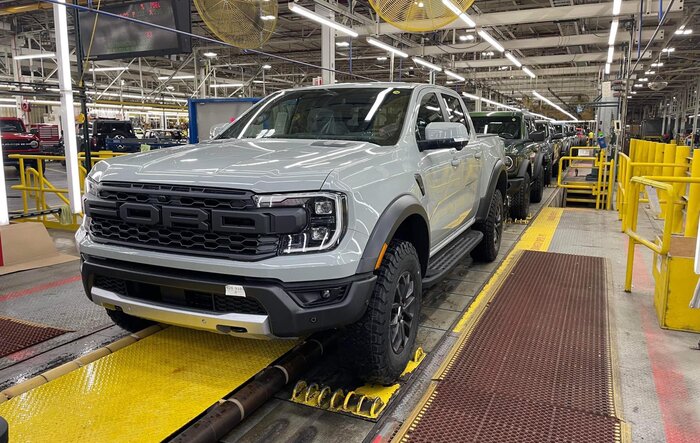 6th Gen 2024 Ranger Raptor rolling down MAP production line 📸