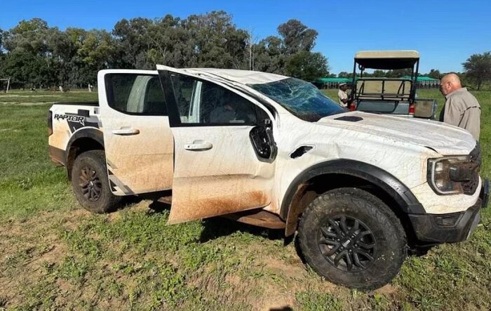New Ranger Raptor crashed / flipped by dealer employee before customer delivery! 🙈